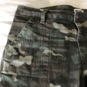 William Rast Camo  size 30 w/stretch. Inseam i24”